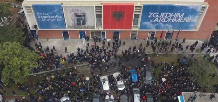 Përjetimi i një pabesie, si e pashë 8 janarin e protestuesve!