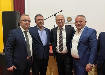 Katër shokët doktorë kavajas, që sjellin bukurinë e jetës dhe madhështinë e qytetit