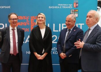 Drejt Librit, shkrimtarë e politikanë bashkohen në Panair