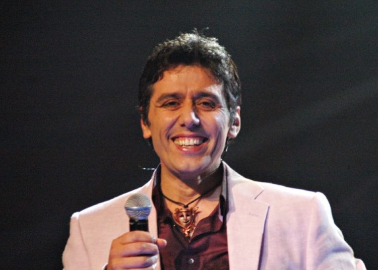 LEONARD BOMBAJ, artisti që të mbush plot mirësi