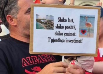 PROTESTA E MEMEVE TË TALLESH NË ZGRIPIN E PAMUNDËSISË